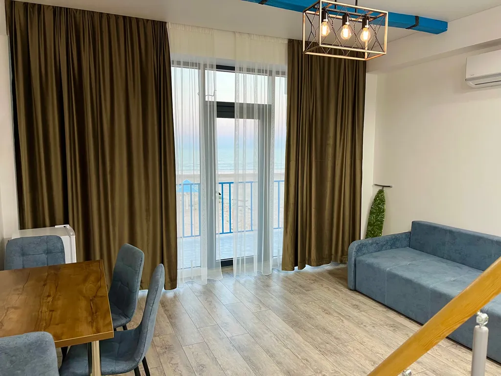 Двухуровневый полулюкс с зоной отдыха на крыше и видом на море