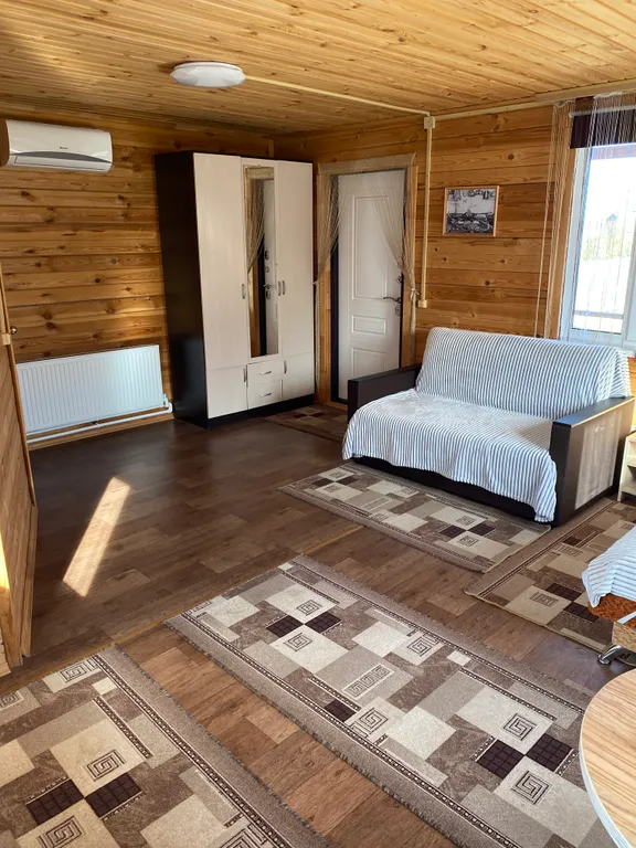 Уютный деревянный домик