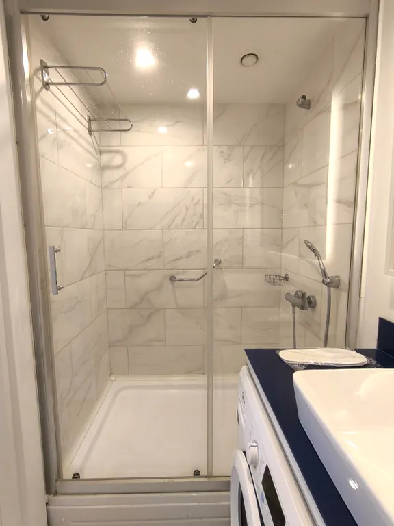 Апартамент-студия на первой линии от моря с танцующими фонтанами