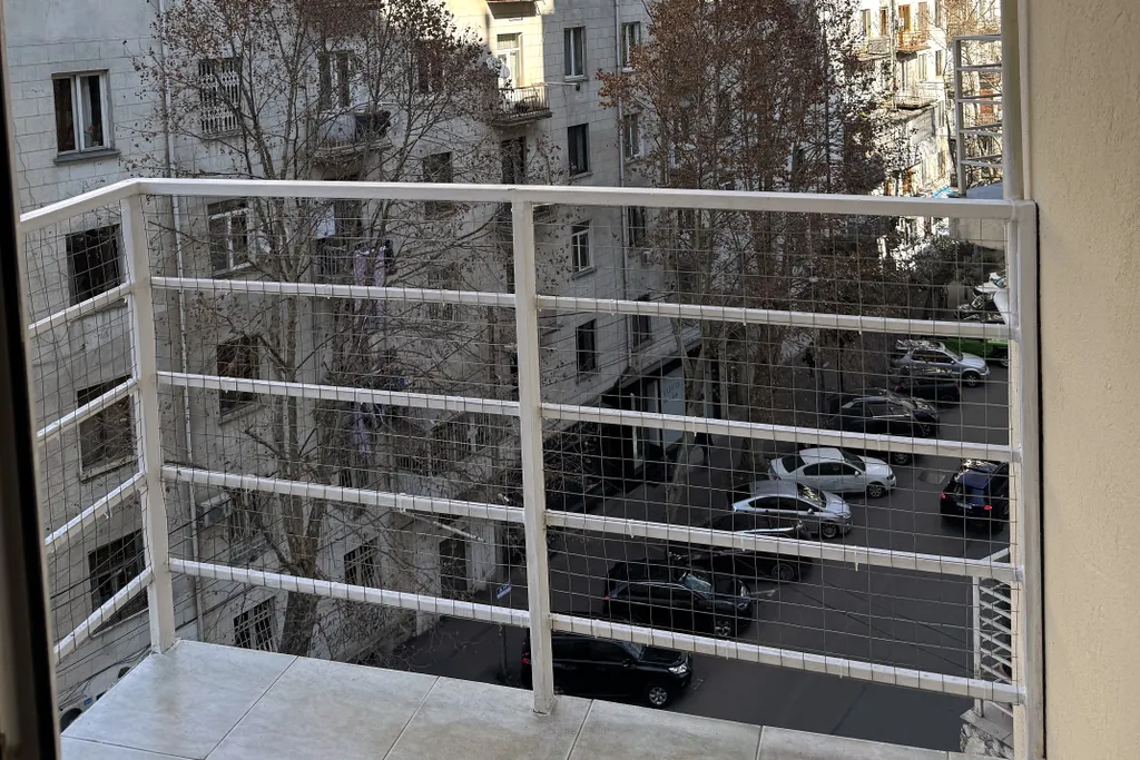 Дом, милый дом в центре города, Район Ваке