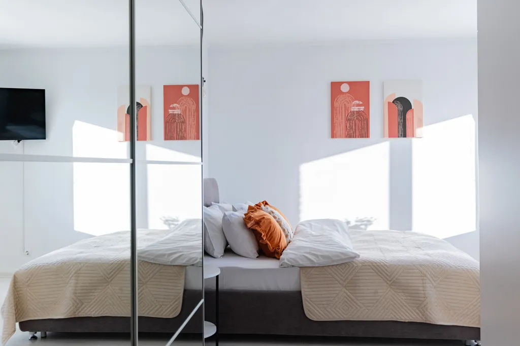 Светлая студия в центре