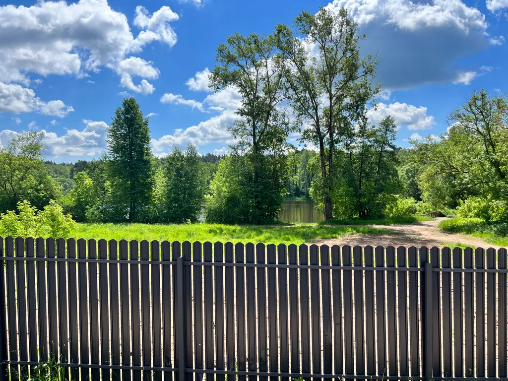 Дом на берегу пруда в Эко-местечке с банным чаном