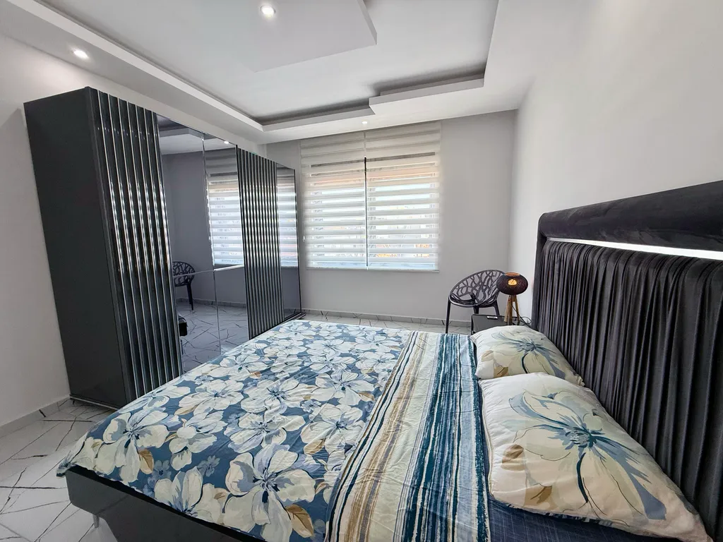 Sea View 2BD Flat 100m to the Beach