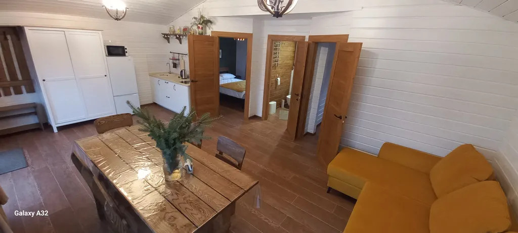 Шале в горах на берегу реки