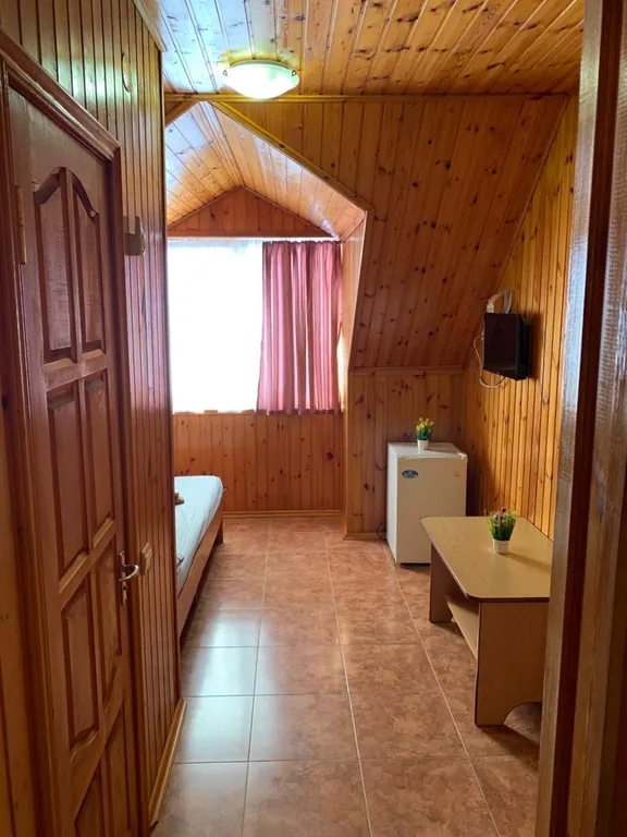 Квартира Комната — аренда посуточно в Лоо