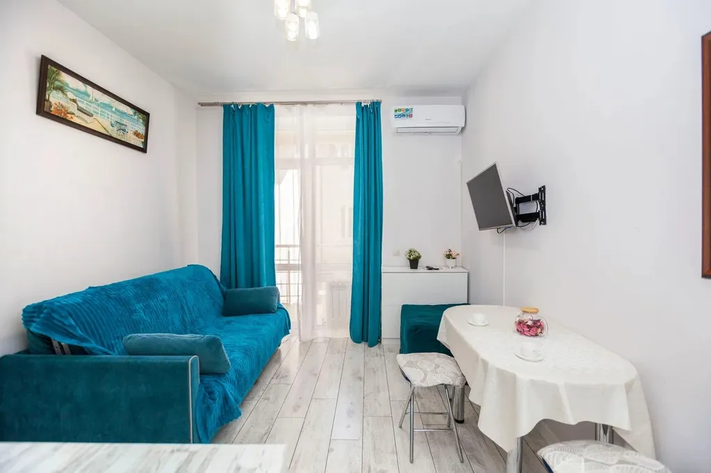 Квартира Квартира Студия у моря с теплым бассейном — Сириус