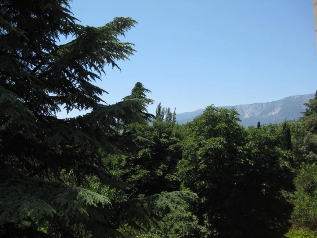 Коттедж Коттедж со своим двориком и гаражом — Ялта