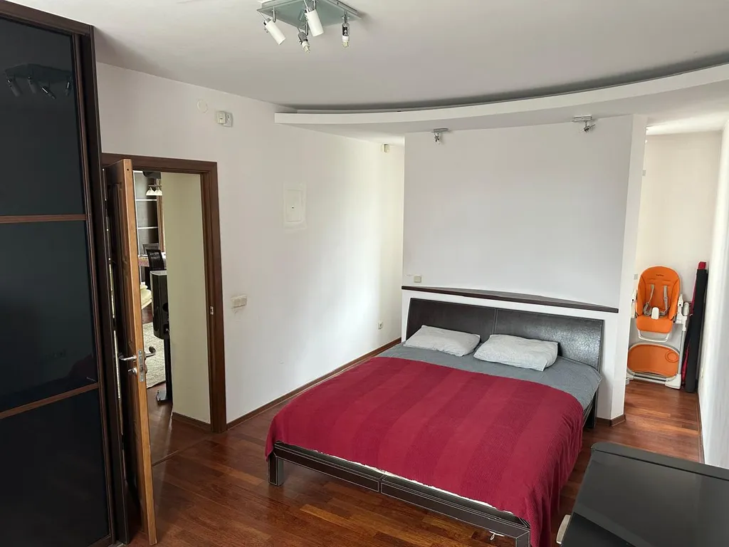 Просторная видовая квартира в центре