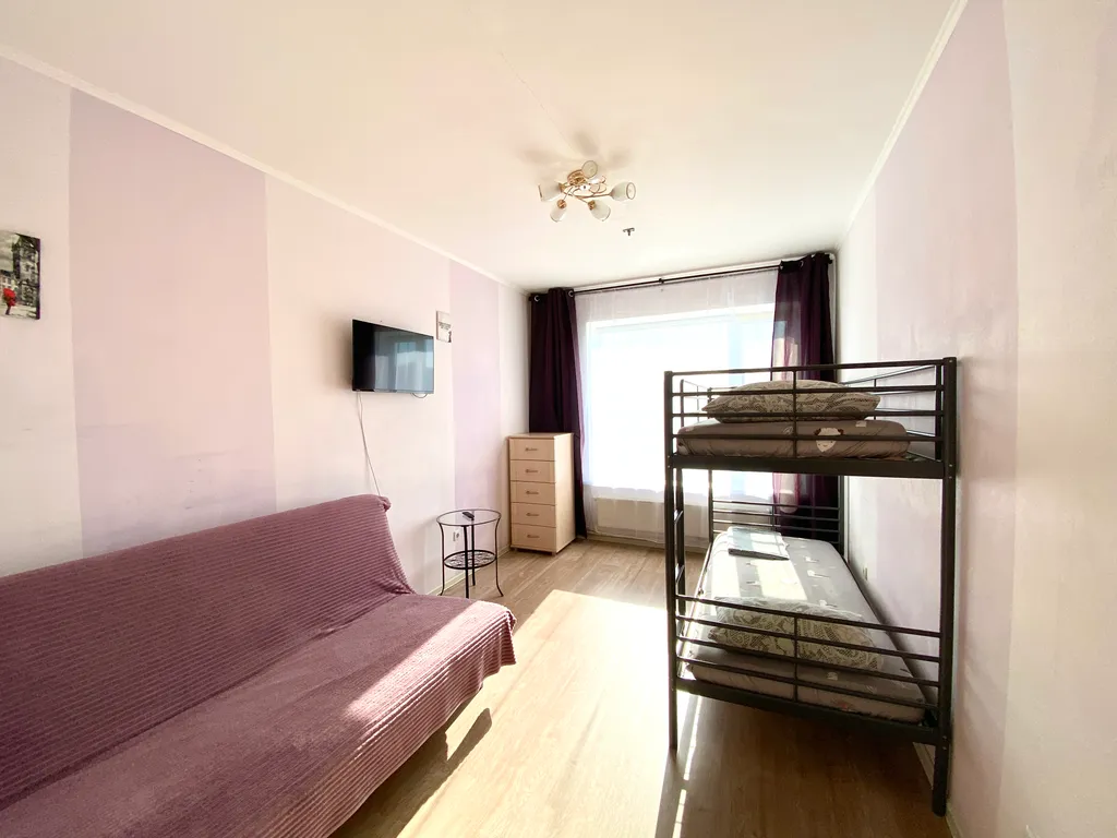 Двухкомнатная квартира в ста метрах от берега