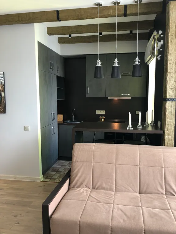 Дизайнерская студия с балконом