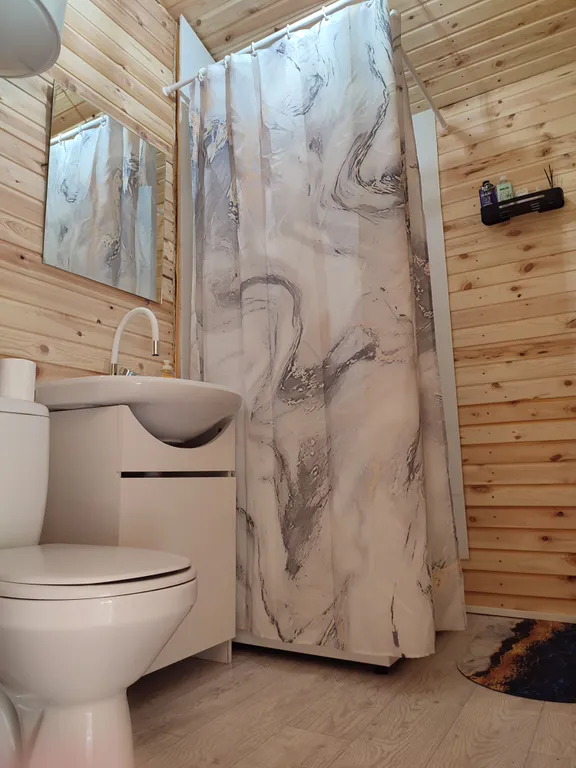 База отдыха Акбулак домики на берегу реки