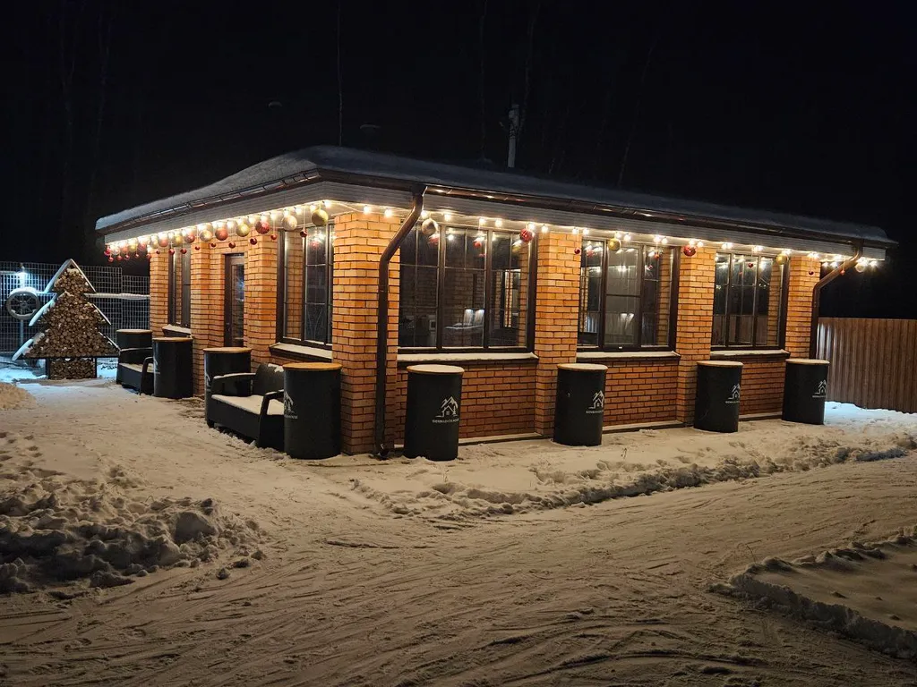 Дом, баня, чан, отапливаемая беседка