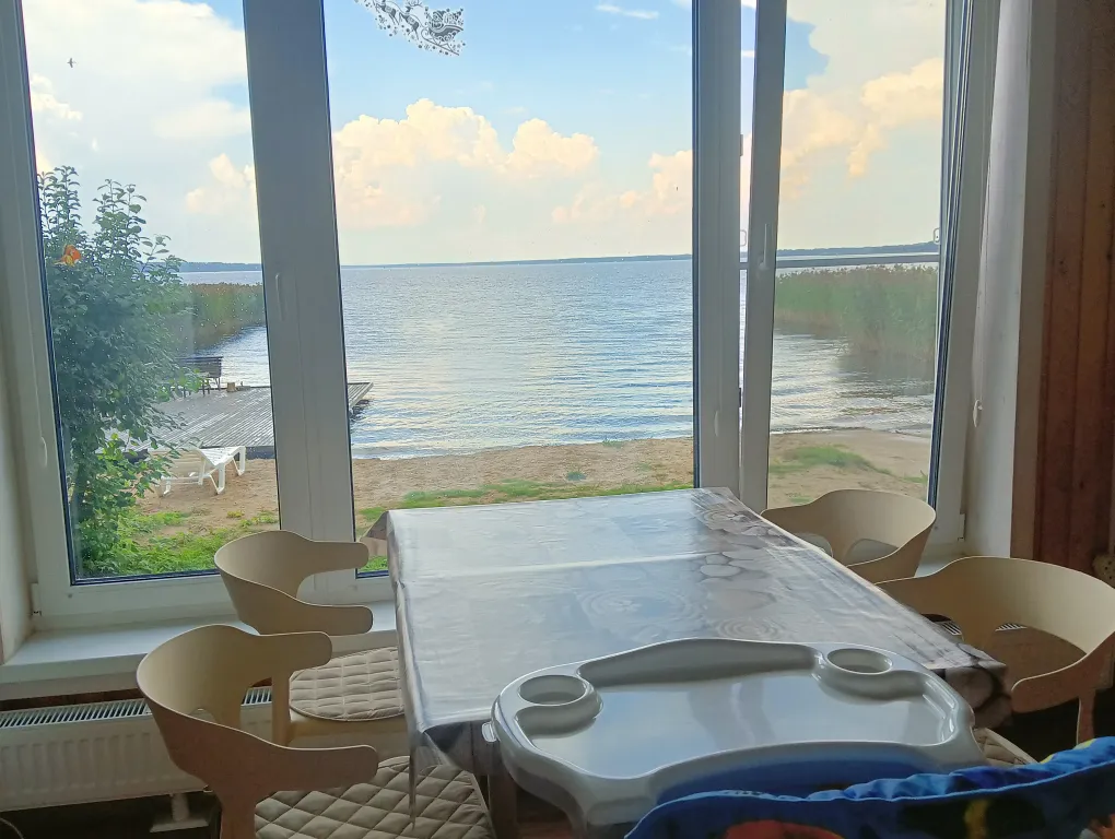 Домик сказка на берегу озера Селигер