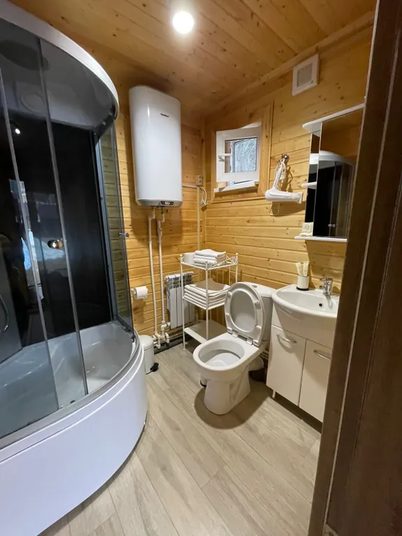 Уютный двухкомнатный домик в Домбае, в гостинице «МЕЧТА»