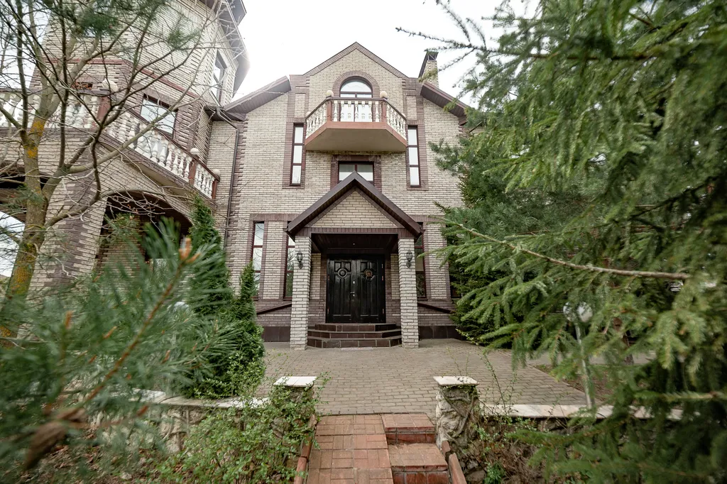 6-комнатный Дом