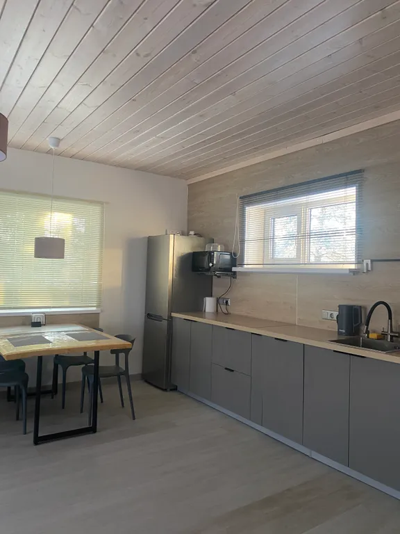 Уютный домик на озере