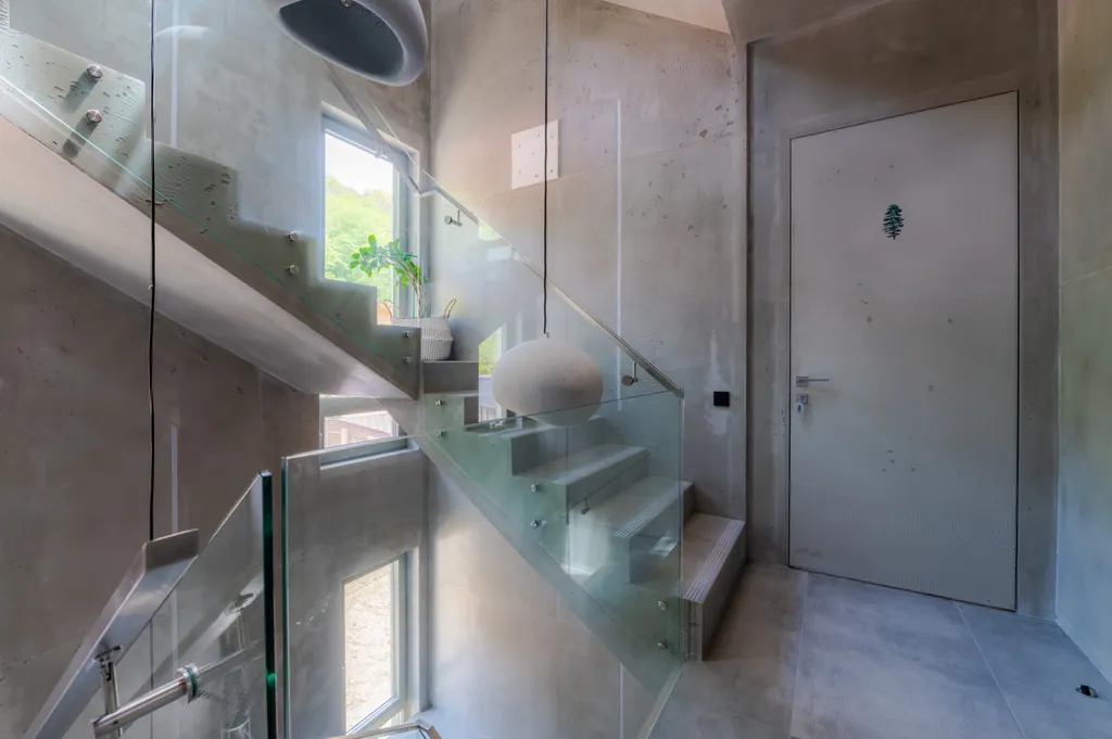 1-е апартаменты с видом на горы и бассейном