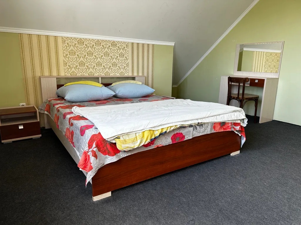 Коттедж 2 этажа в уединенном месте Бреста с парковкой во дворе