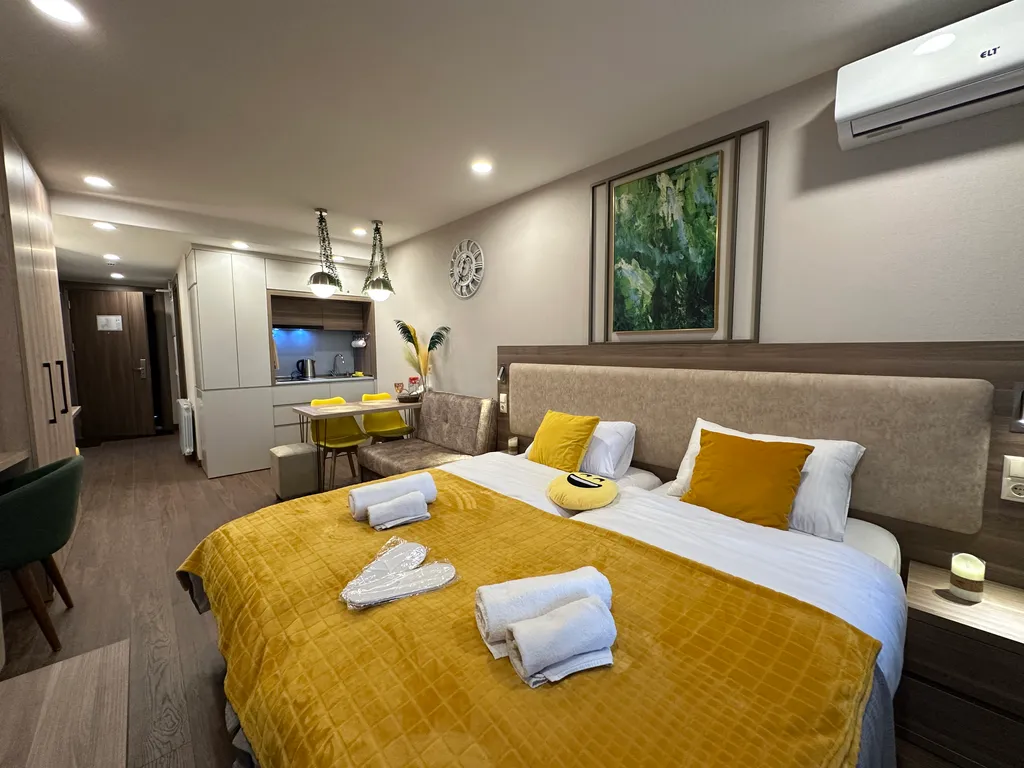 Апартамент с джакузи и большой верандой у моря