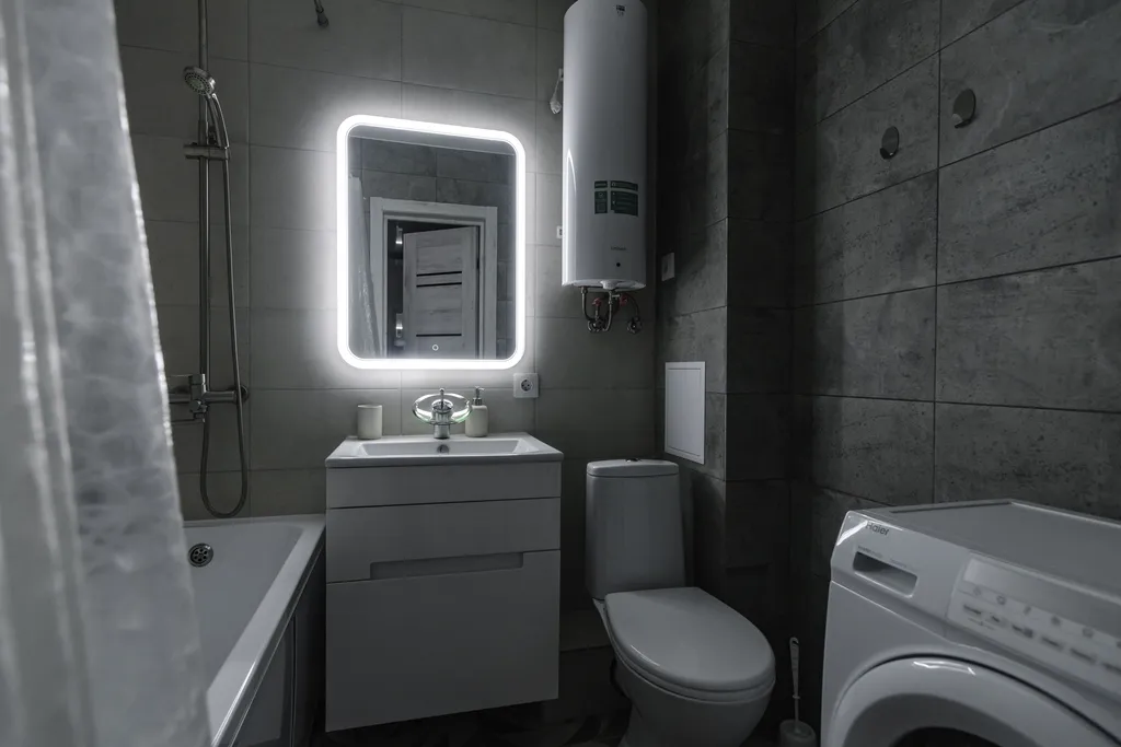 Рядом ТЦ Острова и набережная реки Амур