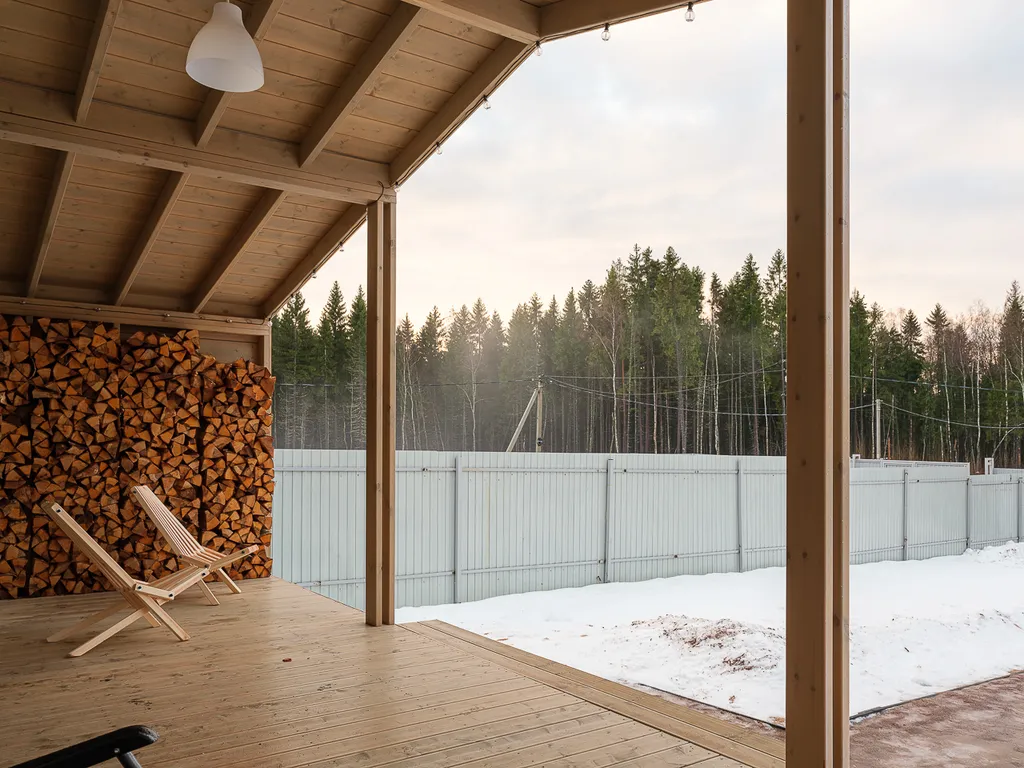 Уютный семейный дом с камином