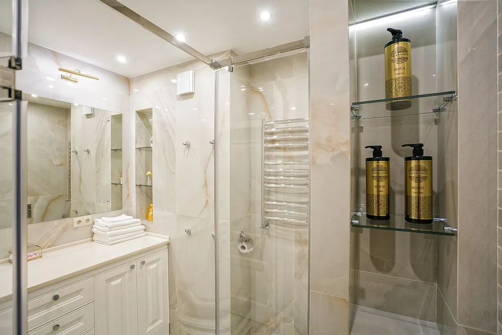 Дизайнерские апартаменты на набережной с бассейном на крыше