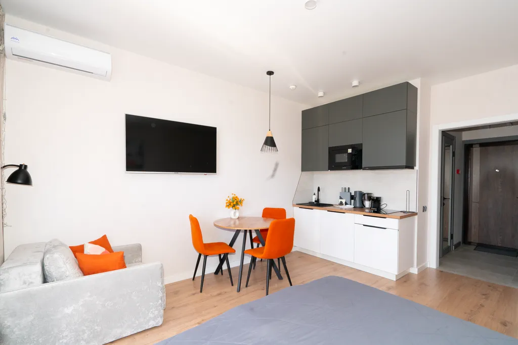 Дизайнерская студия ls-relax time с боковым видом на море с 14 этажа