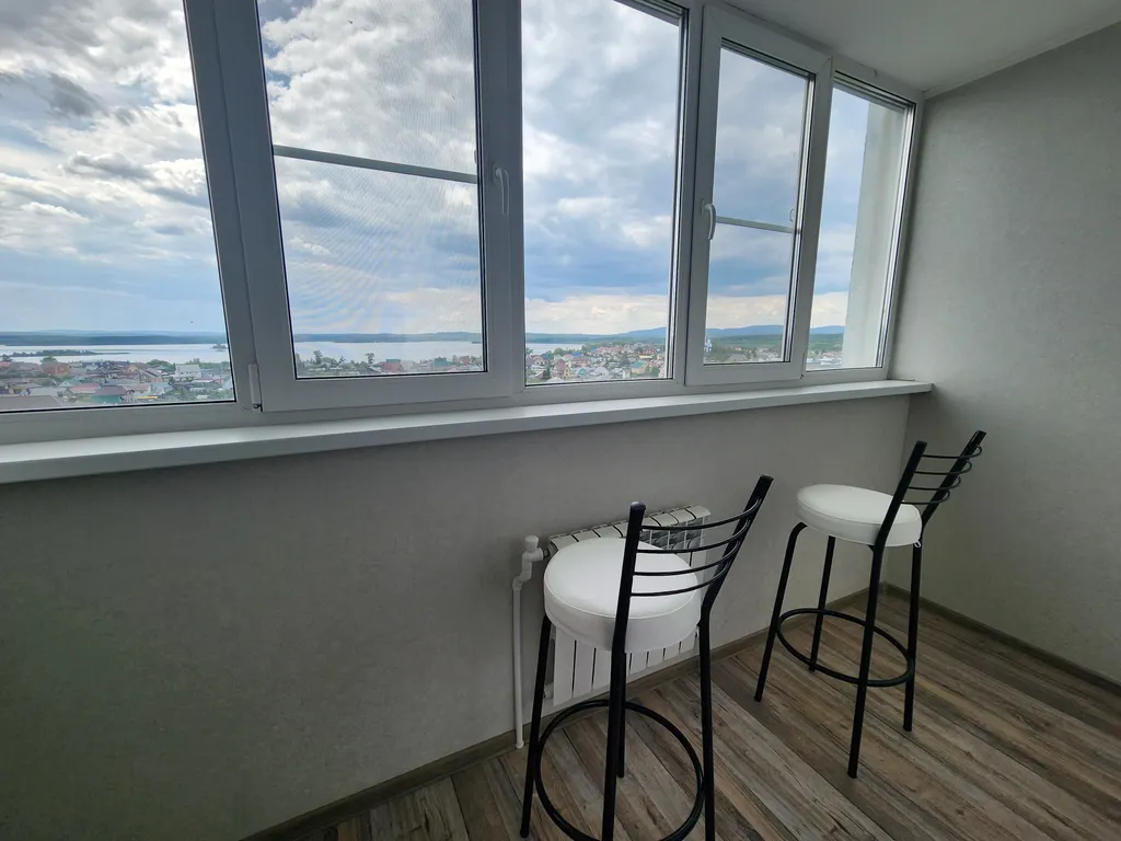 Студия с видом на озеро