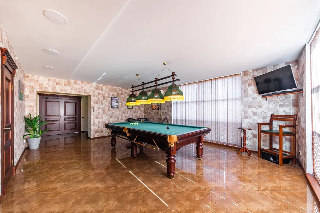 Коттедж с бассейном