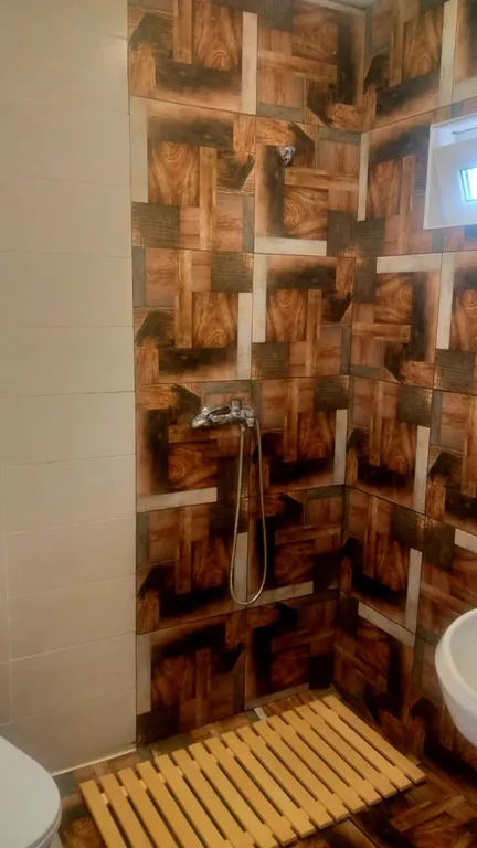 Дом с бассейном, чаном и баней для большой семьи