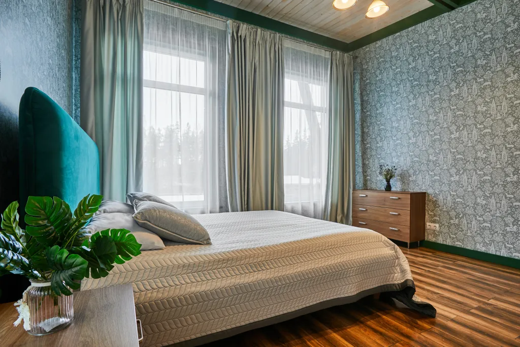 Большой коттедж с 5 спальнями, камином и террасой, Ромашка