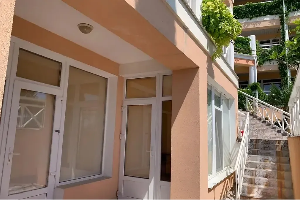 Евростиль эконом на 2-3 человека с удобствами и выходом на минитеррасу