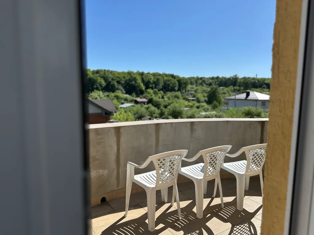 Двухэтажные апартаменты с балконом Столица 2313