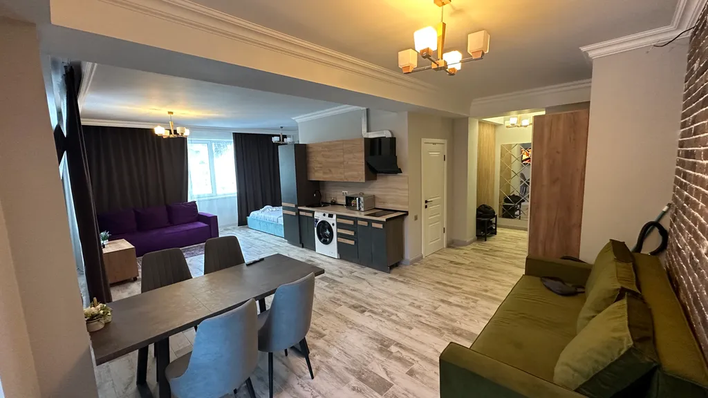 Квартира с новым дизайнерским ремонтом в самом центре — аренда посуточно в Домбай