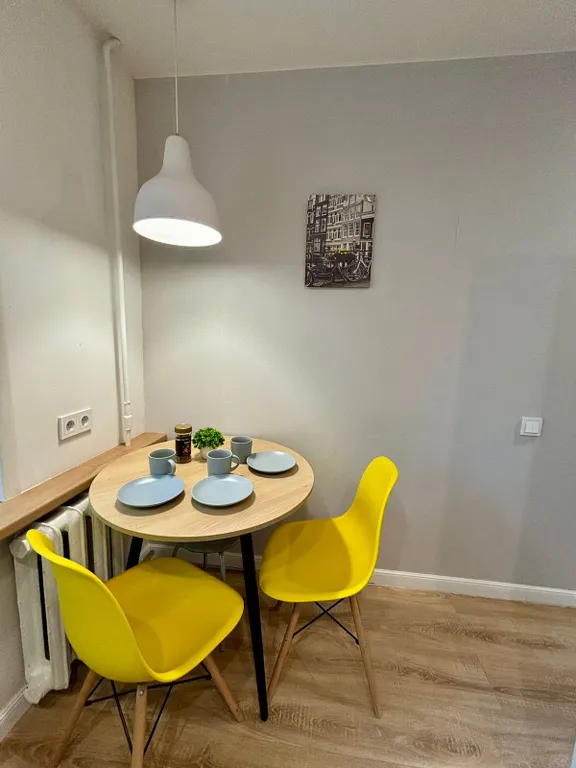 Светлая-уютная квартира в центре города с видом на сквер