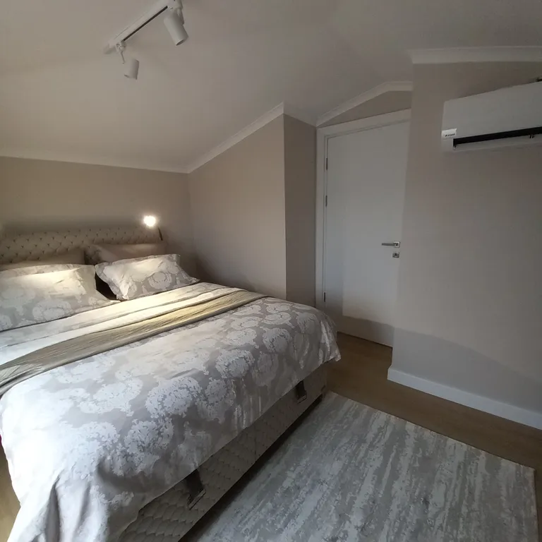 Видовая квартира с террасой в центре