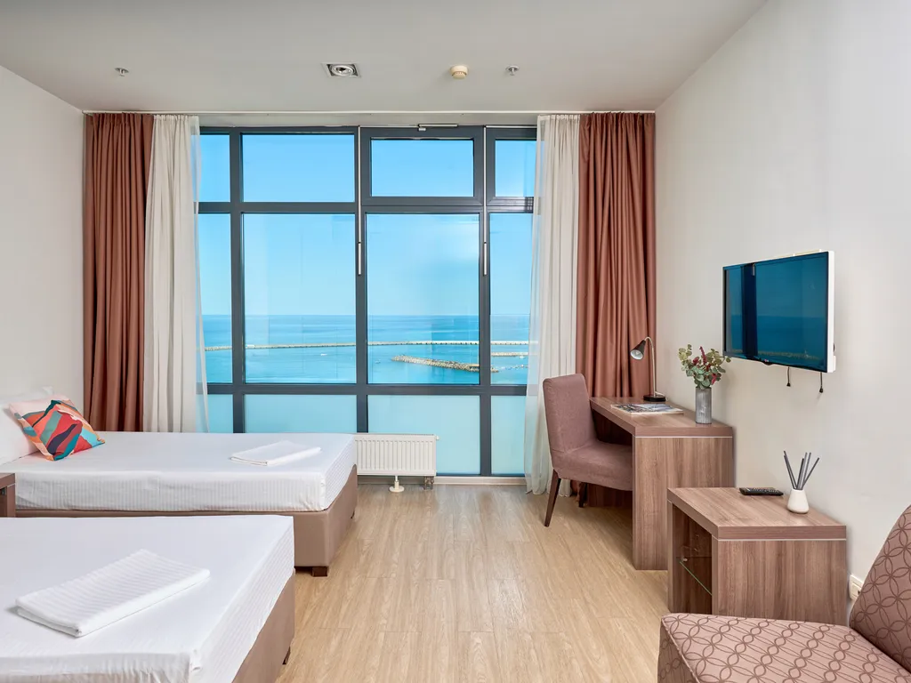 Брэвис Делюкс ЛаМар (3-х комнатные апартаменты) с панорамным видом на