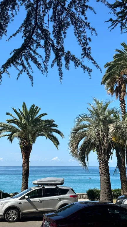 Коттедж Коттедж в старой гагре — Гагра