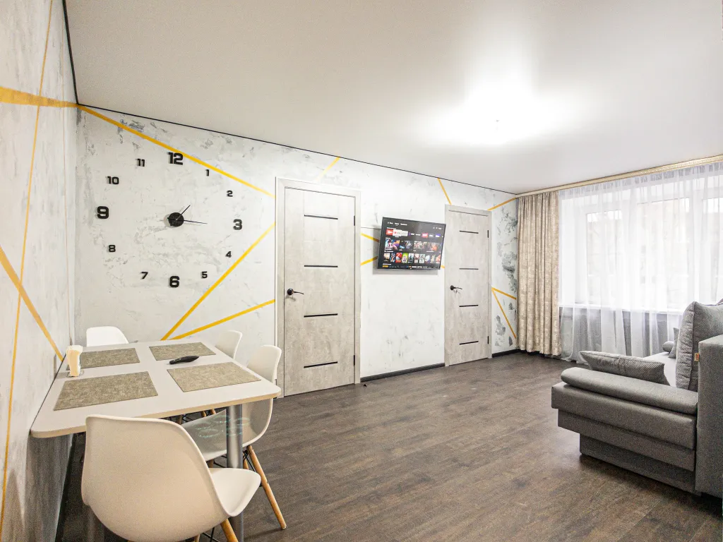 4-комнатная квартира вблизи центра города — аренда посуточно в Смоленск