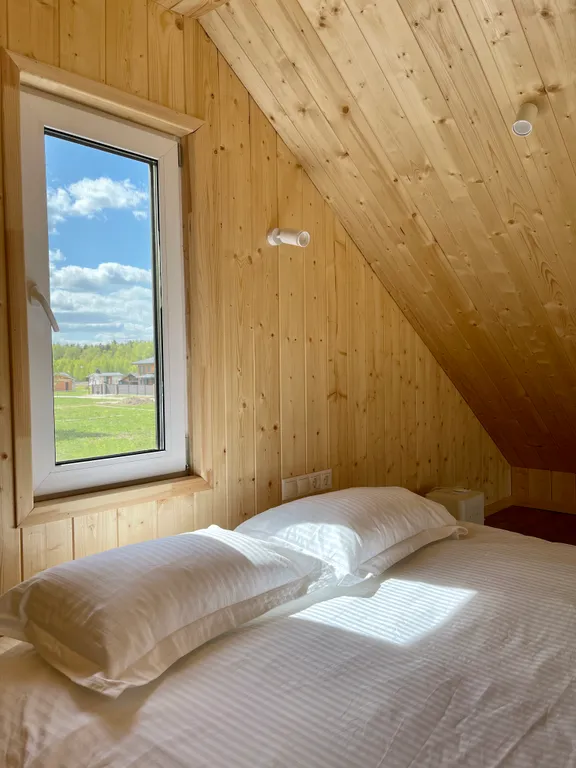 Дом с сауной у пруда