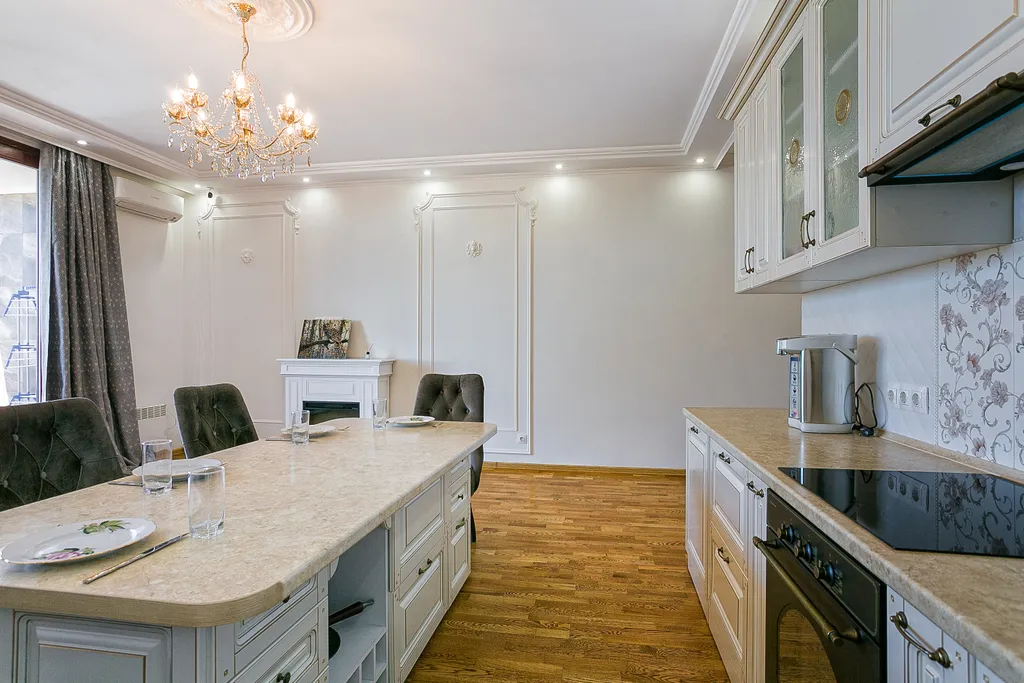 Апартамент с видом на бассейн