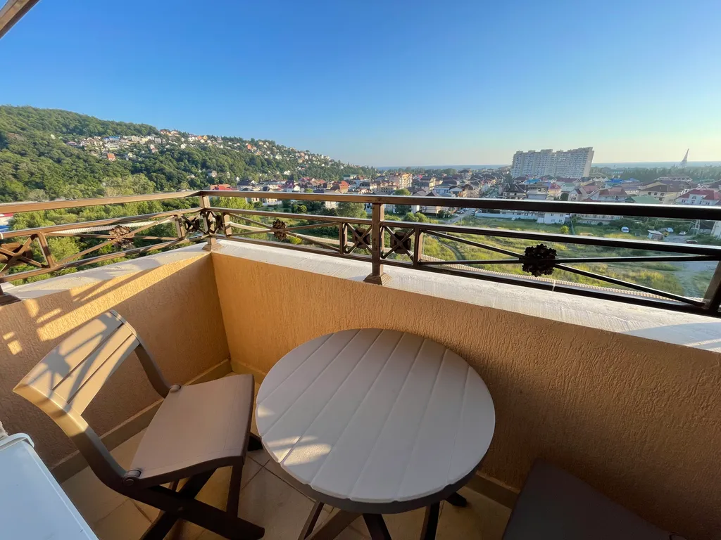 Квартира с панорамным видом на море и горы