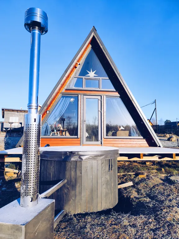 Коттедж Уютный дом с панорамным видом на лес — Луга