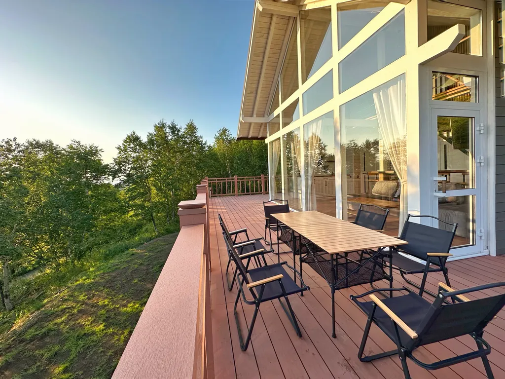 Шале с видом на бухту и вулкан