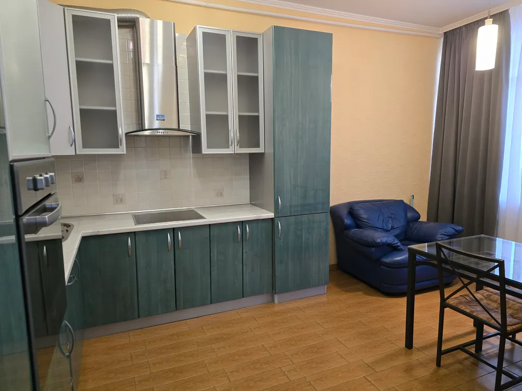 Уютная квартира с видом на морпорт в центре