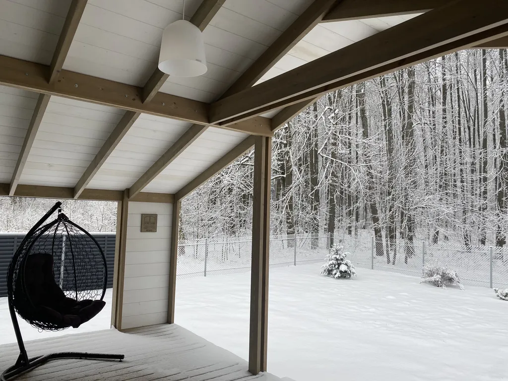 Уютный дом с видом на лес