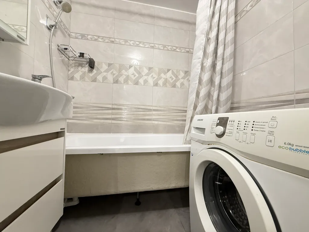 2 комнатная квартира пляж в 5 минутах езды. Парк Победы, Херсонес