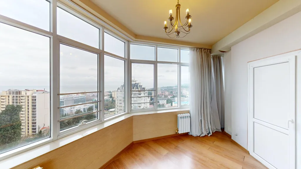 Уютная просторная квартира с видом на морпорт