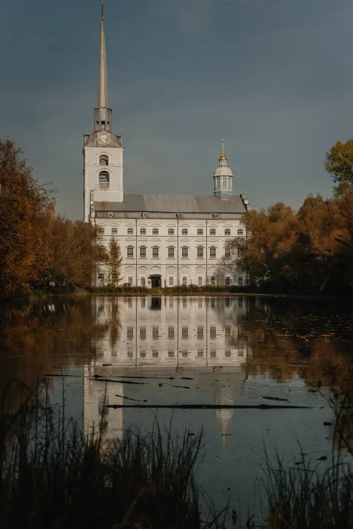 Атмосферная двухуровневая квартира с видом на Петропавловский парк