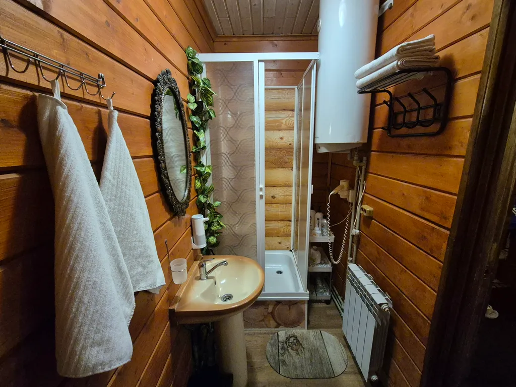 Уютный дом с бильярдом, сауной на берегу Горьковского моря